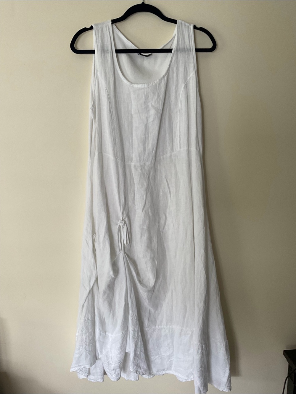 Bella Amore White Linen Scoop Neck Tank - Picture 5 of 12